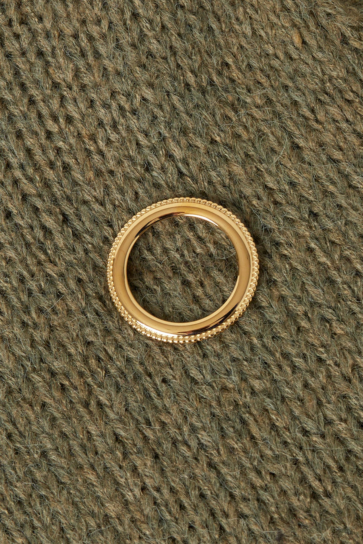 Broche The Circle