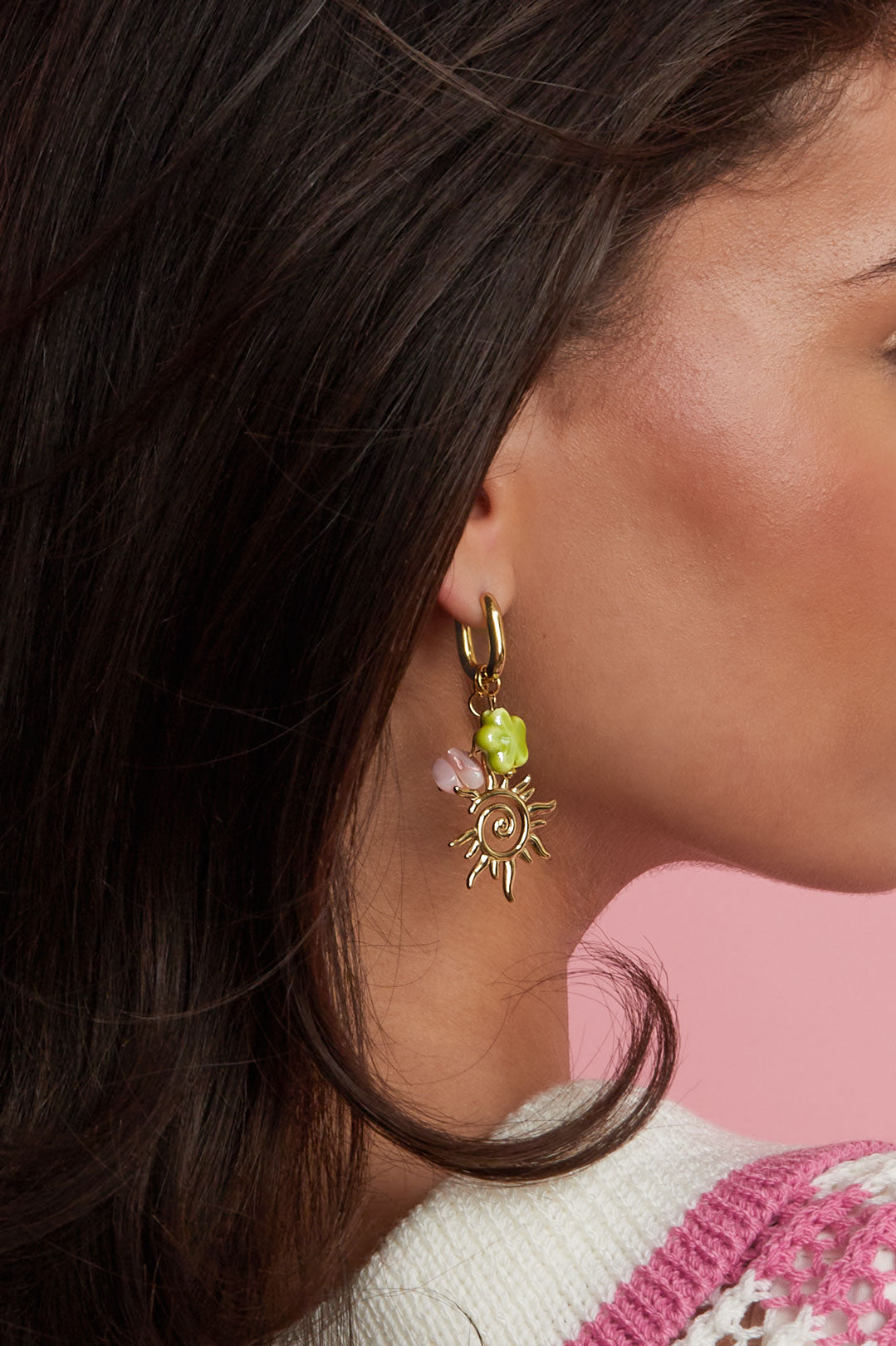 Ovale Oorbellen Met Zon En Kralen Charms