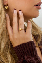 Elegant Minimalist Hart Ring