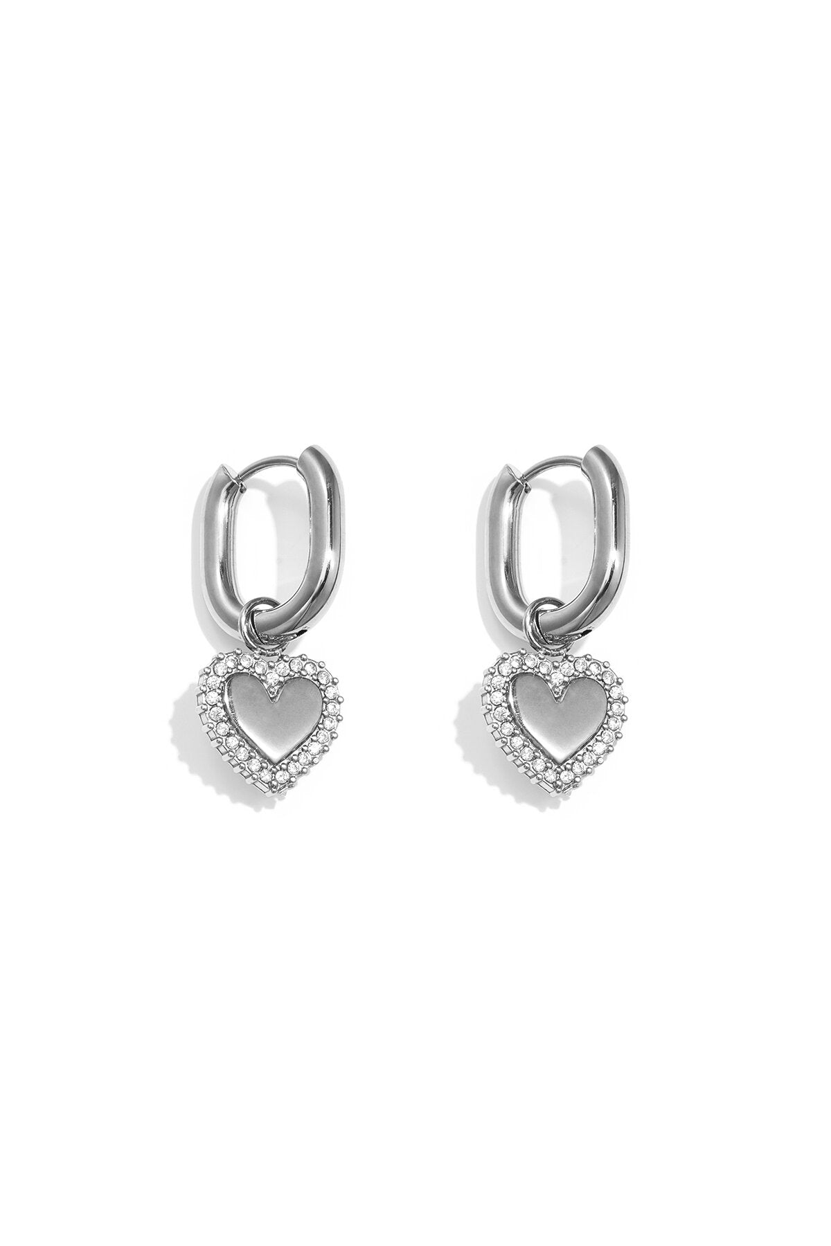 Squoval Oorbellen Met Harten Charms Met Belegde Randen