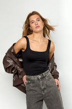 Elegante mouwloze gebreide top voor alle seizoenen