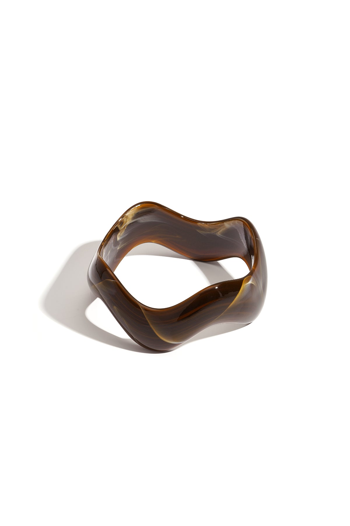 Chique acrylarmbanden voor een elegante herfst- en winterlook