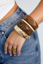 Houten Armbanden Met Onregelmatige Vorm