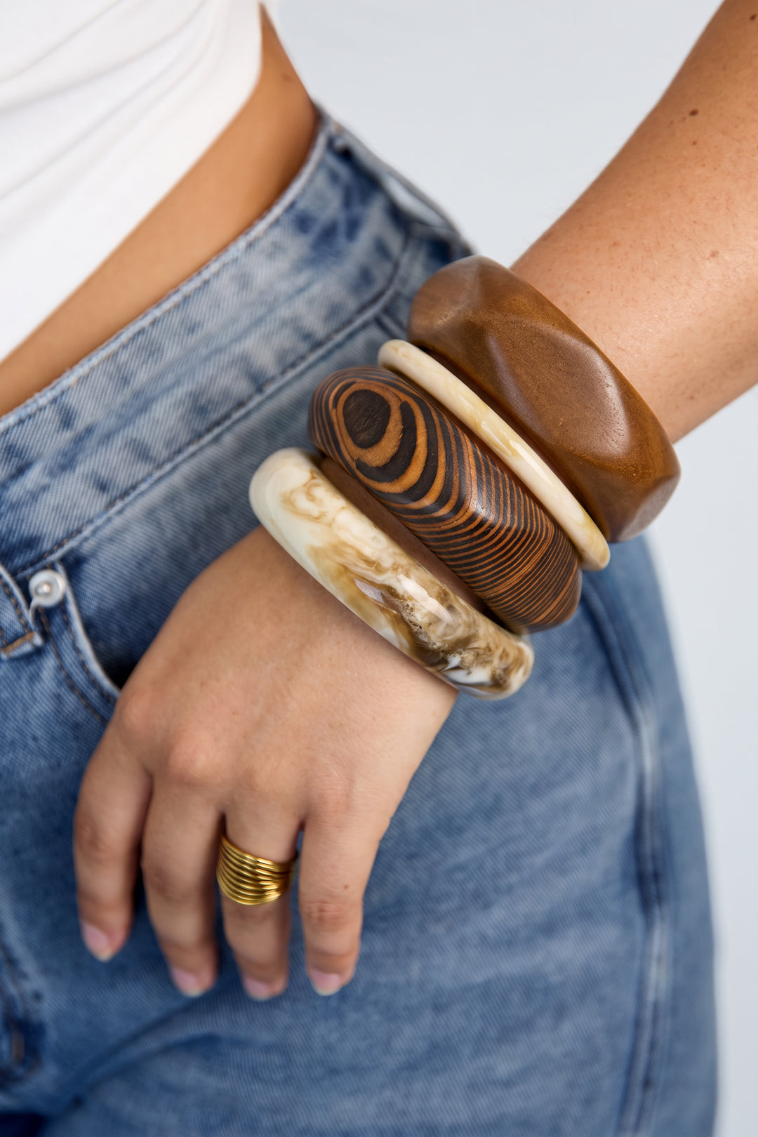 Houten Armbanden Met Onregelmatige Vorm