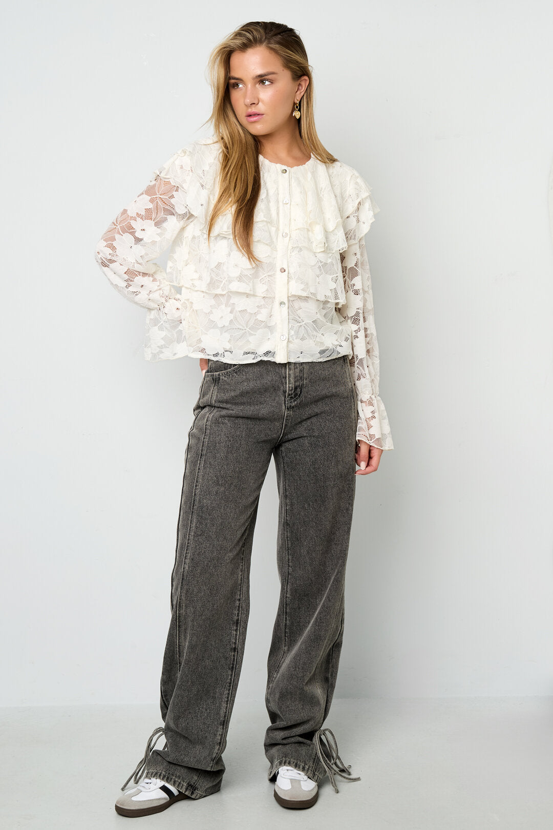 Elegante Bloemen Blouse met Kanten Paneel