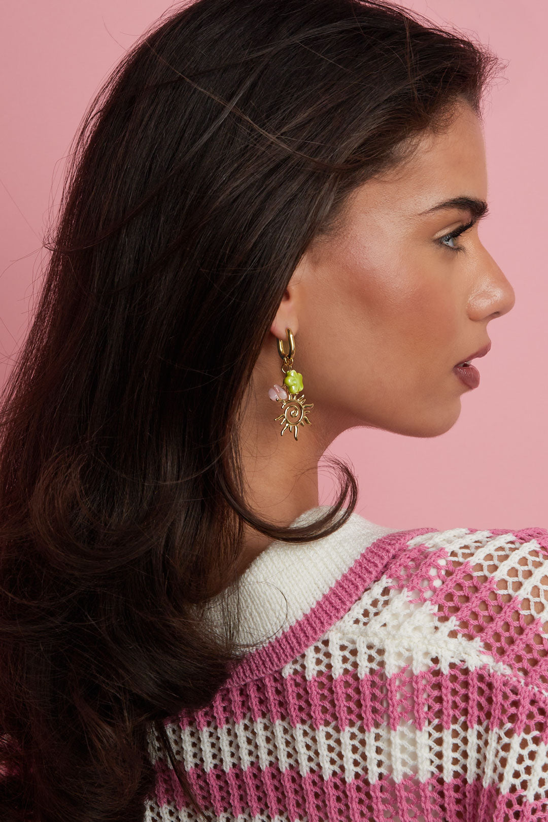 Ovale Oorbellen Met Zon En Kralen Charms