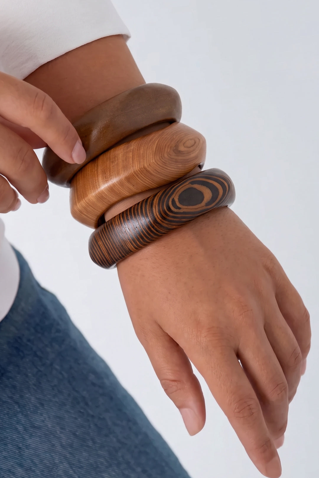 Houten Armbanden Met Onregelmatige Vorm