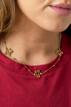 Ketting Met Koraalvormige Bloemen