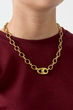 Ketting Met Knop Detail